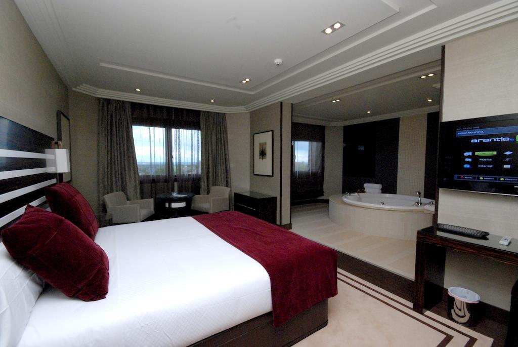 Hotel Los Penascales - Adults Only لاس روزاس دي مدريد الغرفة الصورة