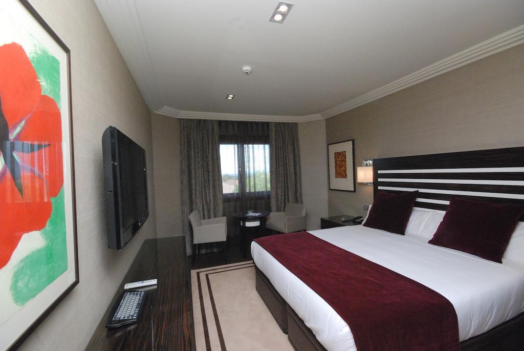 Hotel Los Penascales - Adults Only لاس روزاس دي مدريد الغرفة الصورة