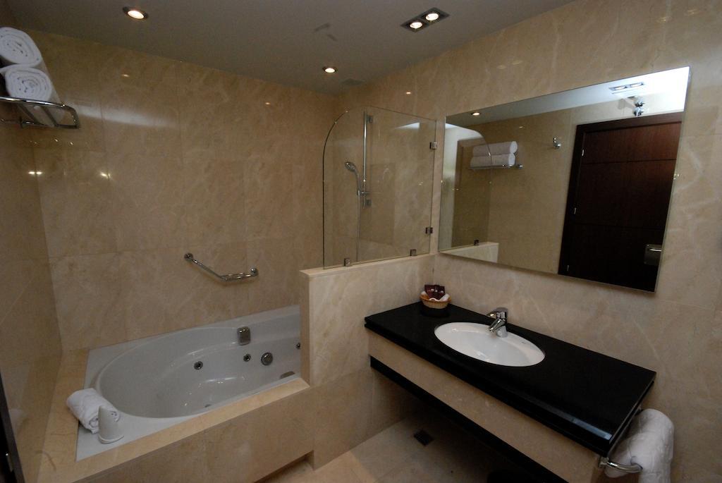 Hotel Los Penascales - Adults Only لاس روزاس دي مدريد الغرفة الصورة