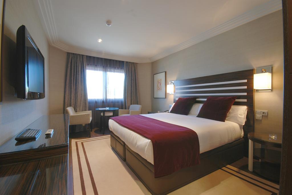 Hotel Los Penascales - Adults Only لاس روزاس دي مدريد الغرفة الصورة